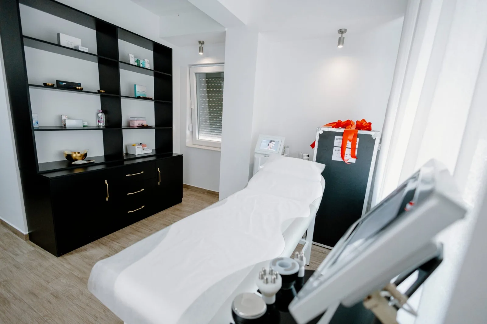 Bright treatment room inside Lexi Luxe Studio in Prilep